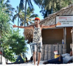 Sretan Zanzibarac raširenih ruku